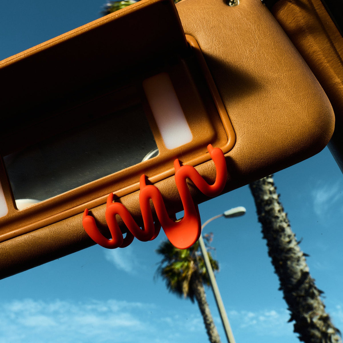 The ‘W’ Claw Clip T5